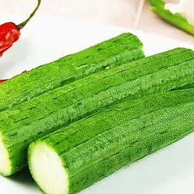 娱乐圈吃瓜现象背后：明星八卦与粉丝心态的冷静观察