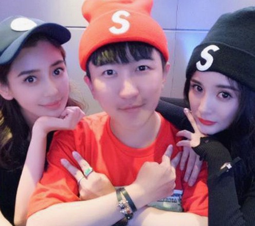 网红热点频发，娱乐圈背后故事逐渐浮出水面